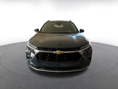 Used 2025 Chevrolet Trax LT image 4