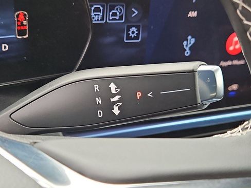 Used 2025 Chevrolet Equinox EV LT FWD image 15