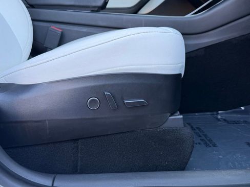 Used 2021 Tesla Model Y Long Range image 35
