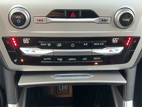 Used 2021 Ford Explorer XLT w/ Equipment Group 202A image 25