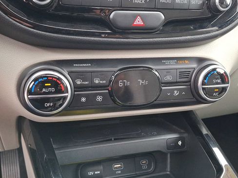 Used 2023 Kia Soul EX FWD image 17