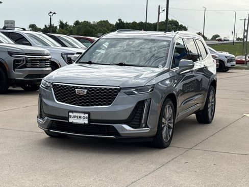 Used 2025 Cadillac XT6 Premium Luxury AWD/4WD image 15