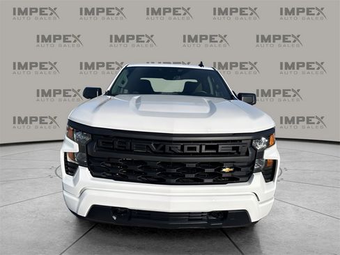 Used 2025 Chevrolet Silverado 1500 Custom image 8