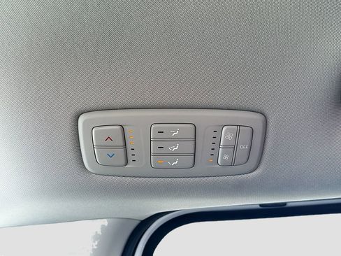 Certified 2022 Kia Carnival LX image 22