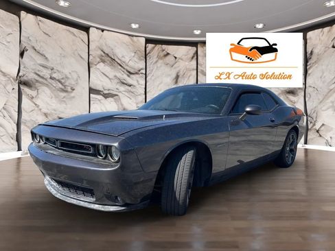 Used 2016 Dodge Challenger R/T RWD image 10