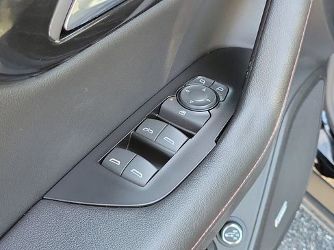 Used 2025 Chevrolet Blazer RS image 19