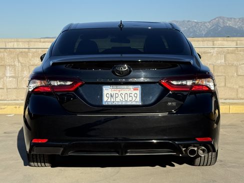 Used 2024 Toyota Camry SE image 10