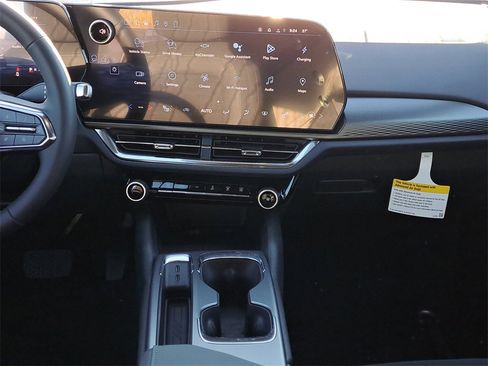 New 2026 Chevrolet Equinox EV LT w/ Comfort Package image 23