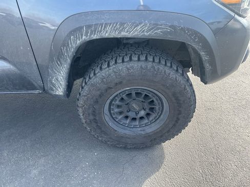 Used 2023 Toyota Tacoma TRD Off-Road w/ TRD Premium Off Road Package image 12