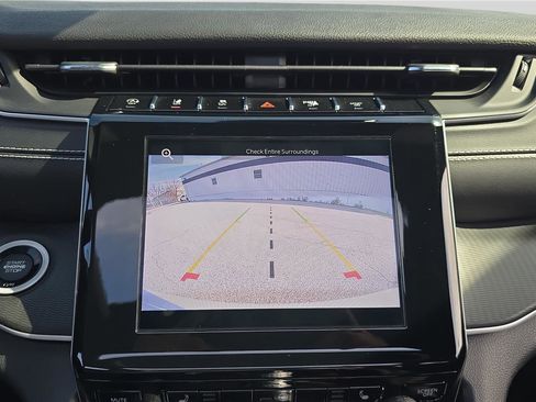 Used 2023 Jeep Grand Cherokee Altitude image 22