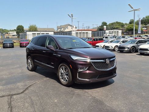 Used 2023 Buick Enclave Avenir w/ Avenir Technology Package AWD/4WD image 3