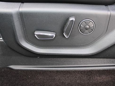 Used 2019 Ford F150 Platinum w/ Equipment Group 701A Luxury image 20