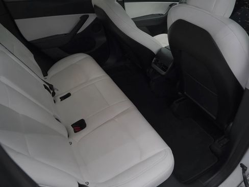 Used 2020 Tesla Model Y Long Range image 10