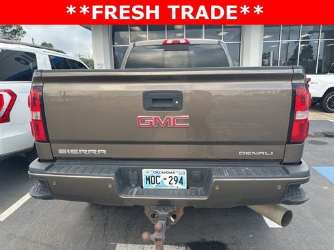 Used 2015 GMC Sierra 2500 Denali w/ Duramax Plus Package image 3