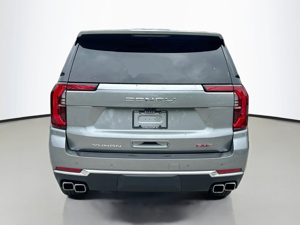 Used 2025 GMC Yukon XL Denali w/ Denali Reserve Package AWD/4WD image 10