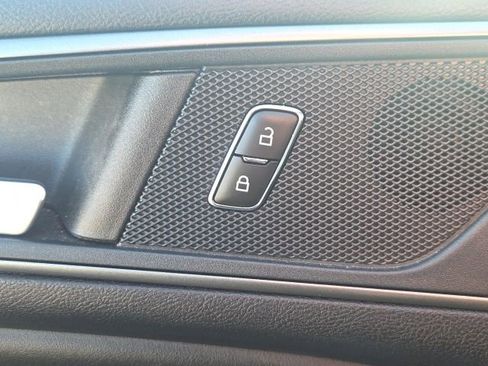 Used 2024 Ford Edge SE w/ Black Appearance Package image 25