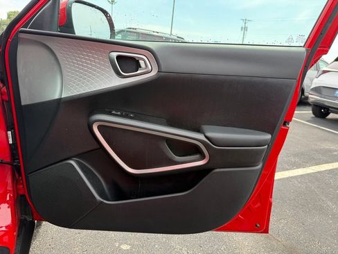 Used 2022 Kia Soul LX w/ Technology Package FWD image 14