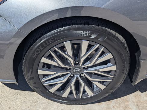 New 2026 Nissan Altima 2.5 SV image 7