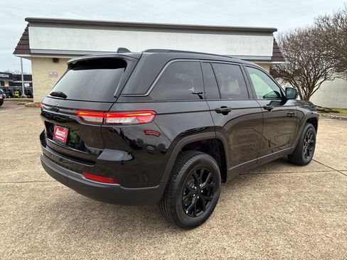 New 2026 Jeep Grand Cherokee Altitude AWD/4WD image 5