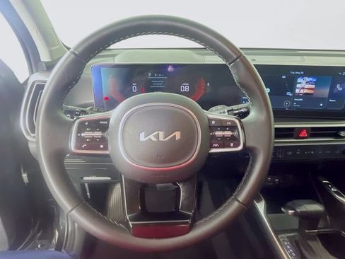Used 2025 Kia Sorento EX AWD/4WD image 12