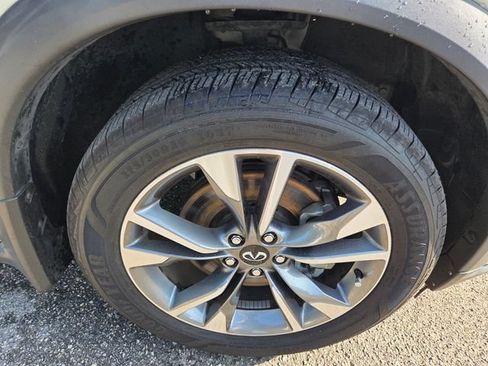 Used 2023 INFINITI QX60 Luxe w/ Performance Audio Package FWD image 9