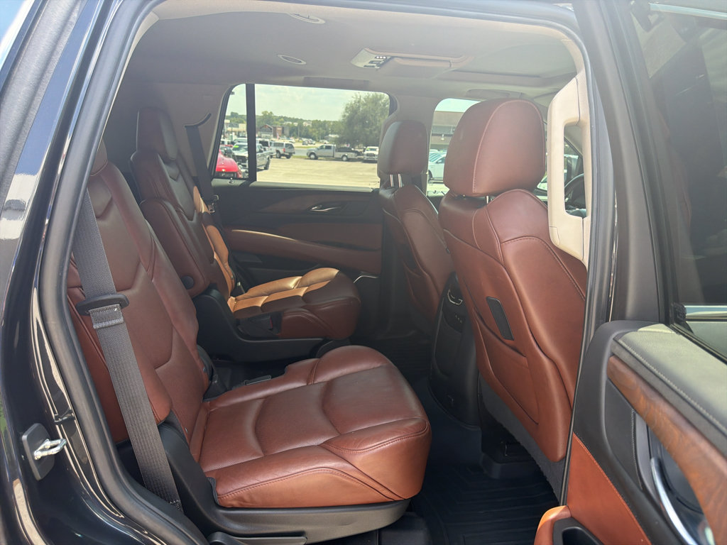 Used 2019 Cadillac Escalade Premium Luxury w/ LPO, Escalade Noir Package AWD/4WD image 22