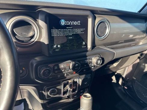 Used 2022 Jeep Wrangler Unlimited Sahara w/ Cold Weather Group image 20