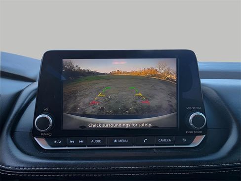 Used 2023 Nissan Rogue SV image 24