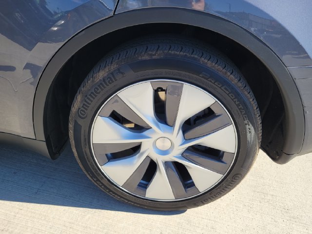 Used 2023 Tesla Model Y Long Range AWD/4WD image 19