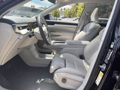 Used 2025 Volvo EX90 Ultra AWD/4WD image 2
