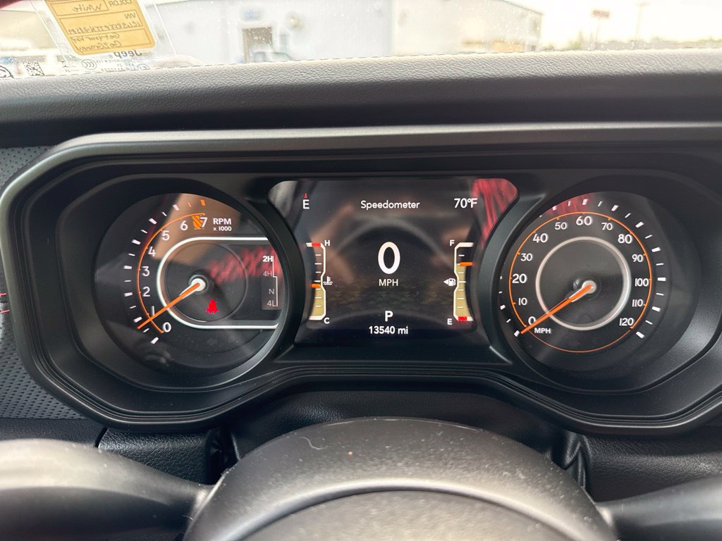 Used 2024 Jeep Gladiator Rubicon w/ Technology Group AWD/4WD image 32