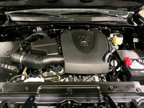 Used 2023 Toyota Tacoma SR5 AWD/4WD image 32