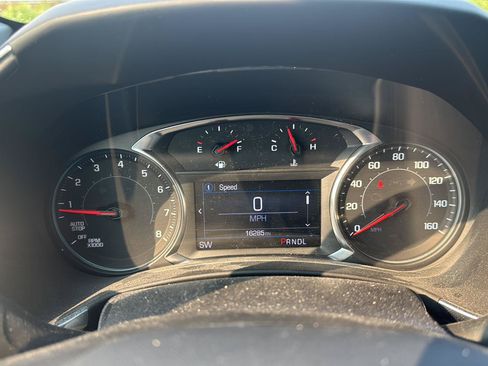 Used 2024 Chevrolet Equinox LT FWD image 14