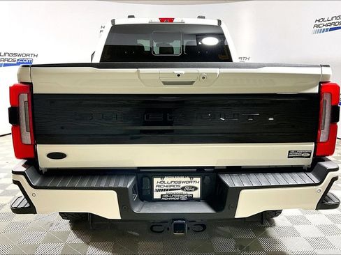 Certified 2025 Ford F250 Platinum AWD/4WD image 4