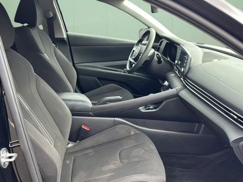 Used 2022 Hyundai Elantra SEL w/ Preferred Accessory Package image 38