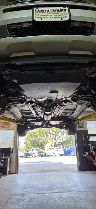 Used 2017 Ford Explorer XLT w/ Equipment Group 202A FWD image 46