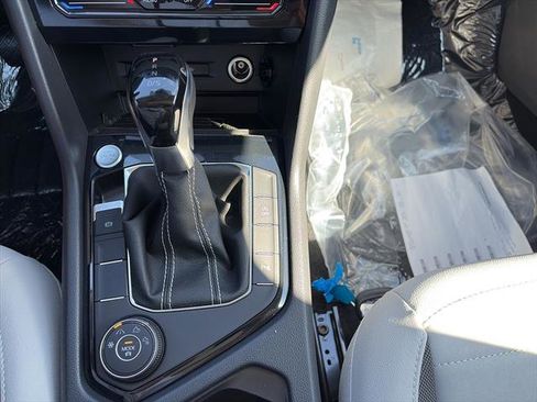 New 2025 Volkswagen Taos SE image 24