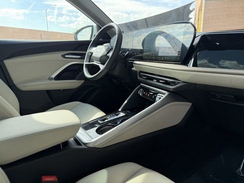 Used 2025 Audi Q5 Premium AWD/4WD image 44