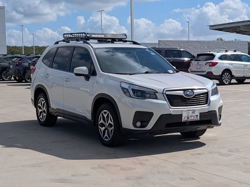 Used 2021 Subaru Forester Premium AWD/4WD image 7