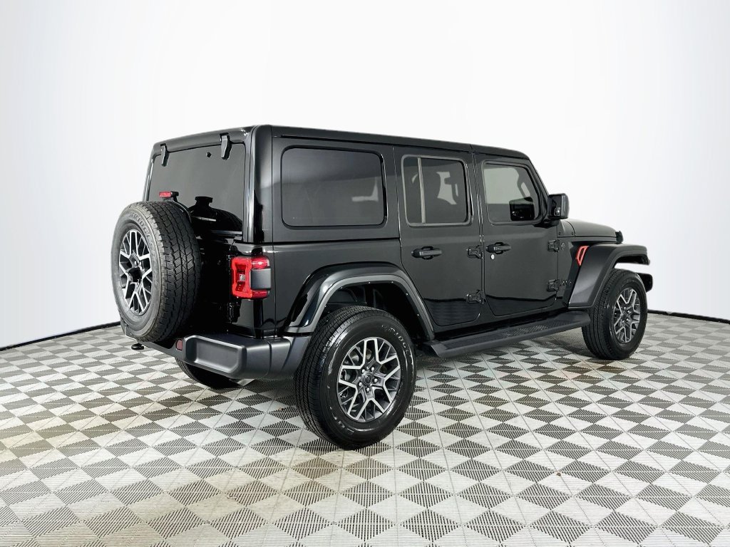 Used 2025 Jeep Wrangler Unlimited Sahara AWD/4WD image 7