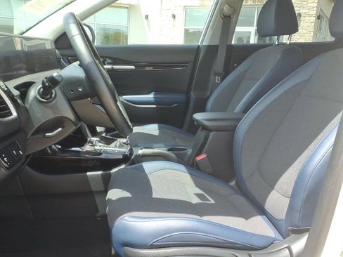 Used 2024 Kia Seltos S AWD/4WD image 19
