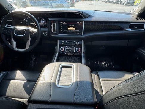 Used 2024 GMC Yukon XL Denali AWD/4WD image 16