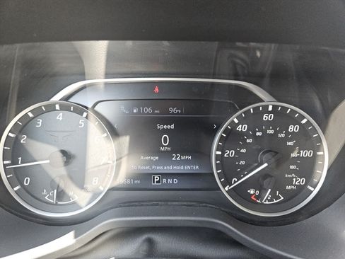 Used 2024 Nissan Titan SV w/ SV Bronze Edition Package RWD image 11