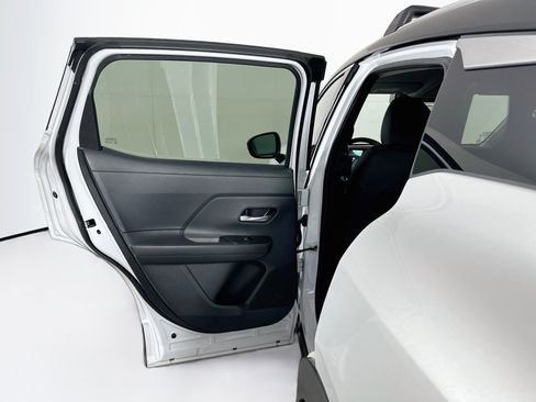 Used 2026 Nissan Kicks SR w/ Cold Weather Package AWD/4WD image 25