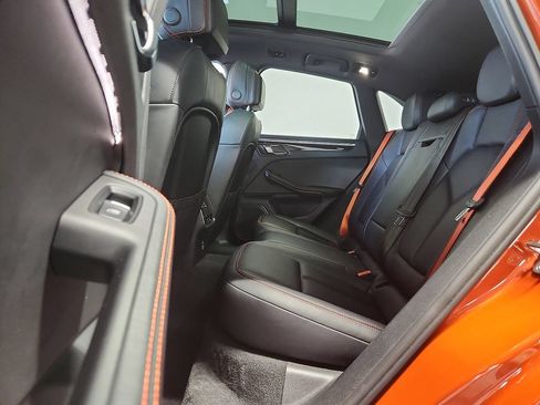 Used 2023 Porsche Macan AWD/4WD image 11