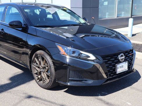 Certified 2025 Nissan Altima 2.5 SR w/ SR Premium Package FWD image 4