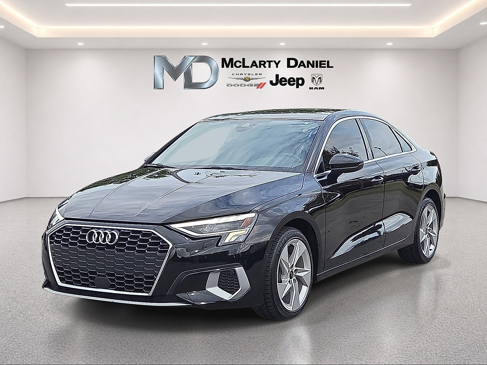 Used 2023 Audi A3 2.0T Premium FWD image 2
