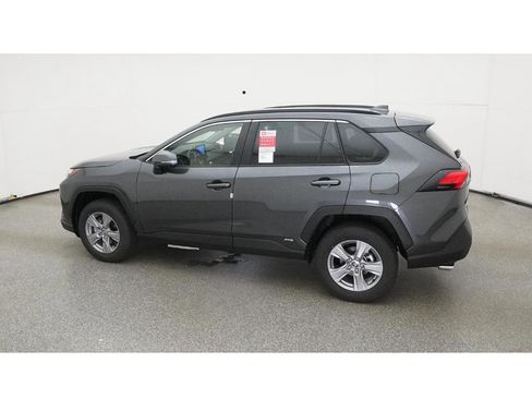 New 2025 Toyota RAV4 XLE AWD/4WD image 5