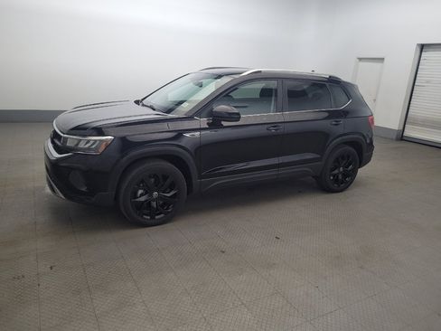Used 2022 Volkswagen Taos SE AWD/4WD image 2