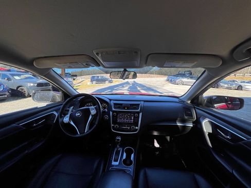 Used 2018 Nissan Altima 2.5 SR w/ SR Special Edition image 12